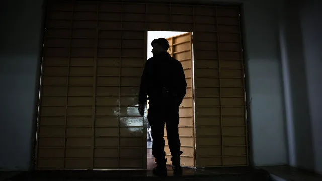 
                    Concurso para guardas prisionais abriu hoje (com idade mínima de 18 anos)
                