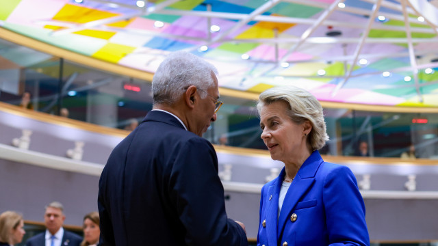 Von der Leyen e Costa em Kyiv no terceiro aniversário da invasão russa