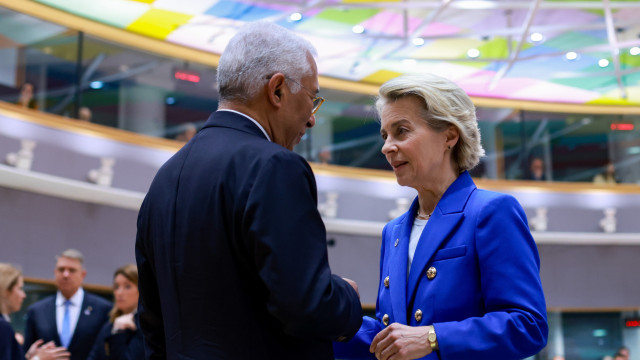 Von der Leyen e Costa em Kyiv no terceiro aniversário da invasão russa