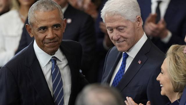 Clinton e Obama pedem que americanos se manifestem contra mortes pelo ICE