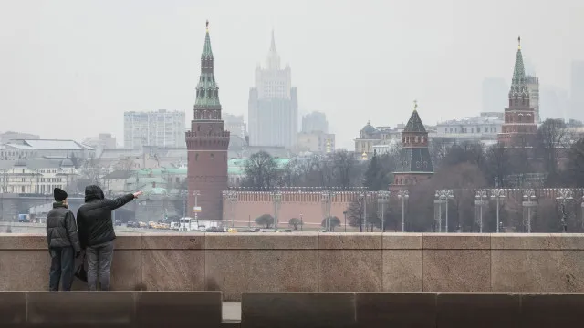 Ataques com drones matam três pessoas nos arredores da capital da Rússia
