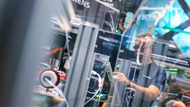 Lucro da Siemens cai 32% para 4.057 milhões no primeiro semestre fiscal