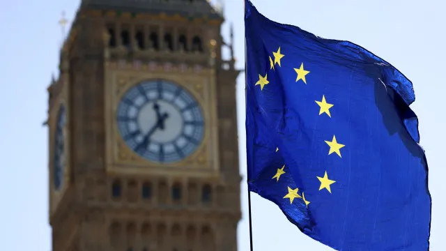 
                    Reino Unido reaproxima-se da UE, mas linhas vermelhas limitam margem
                