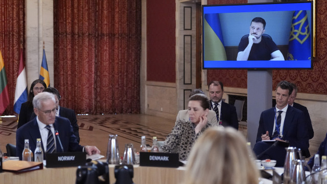 Zelensky anuncia reunião de líderes europeus no sábado sobre força de paz