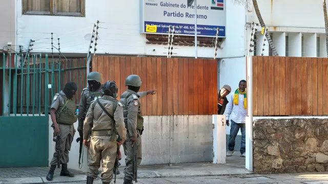 
                    Ex-guerrilheiros da moçambicana Renamo notificados por invadirem sede
                