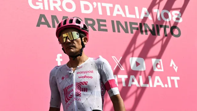 Richard Carapaz quer focar-se na Volta a França e abdica do Giro