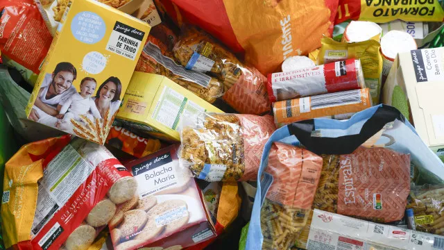 
                    Alimentos doados são 