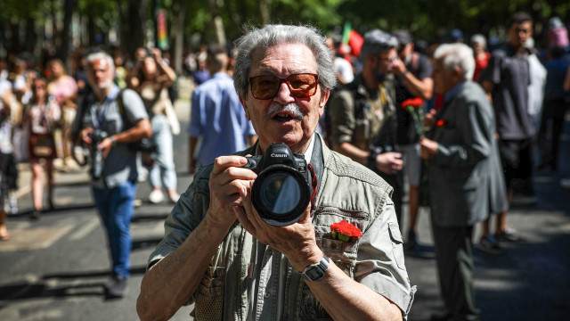Morreu o fotojornalista Eduardo Gageiro aos 90 anos