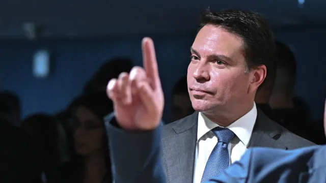 
                    Libertado nos EUA ex-chefe dos serviços secretos brasileiros de Bolsonaro
                