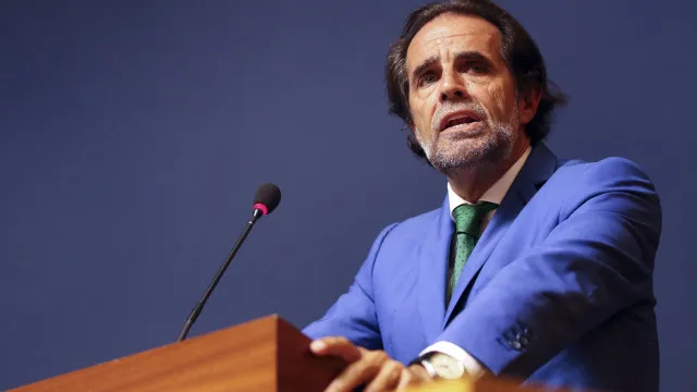 
                    Albuquerque diz que autonomias são 