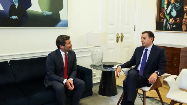 Primeiro-ministro e líder do Chega já iniciaram "reunião de trabalho"