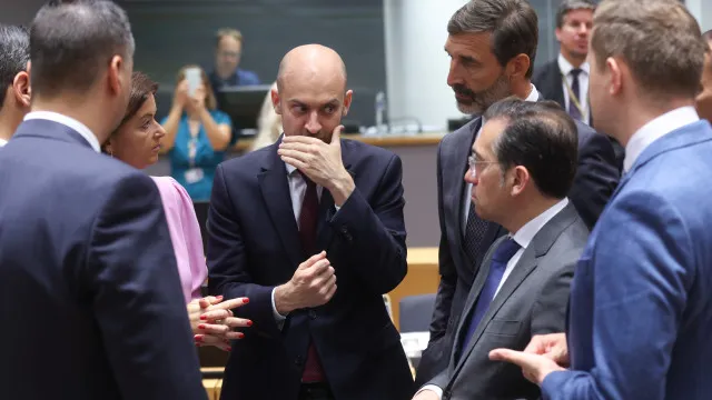 
                    MNE da UE discutem fim de comércio com colonatos da Cisjordânia
                