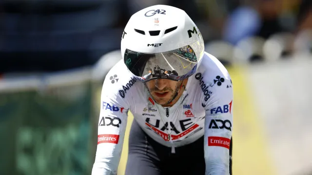 
                    Adam Yates desiste do Giro após revelar sintomas de concussão cerebral
                