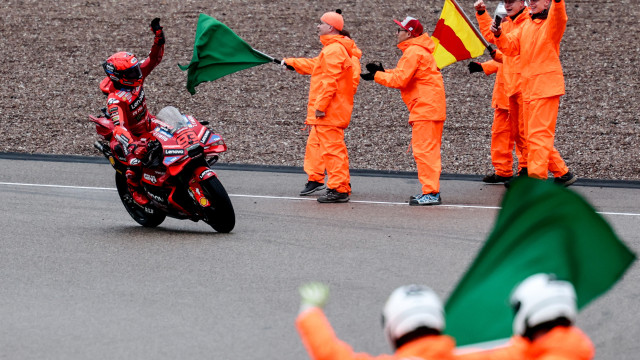 Marc Márquez vence GP da Alemanha. Miguel Oliveira caiu e desistiu