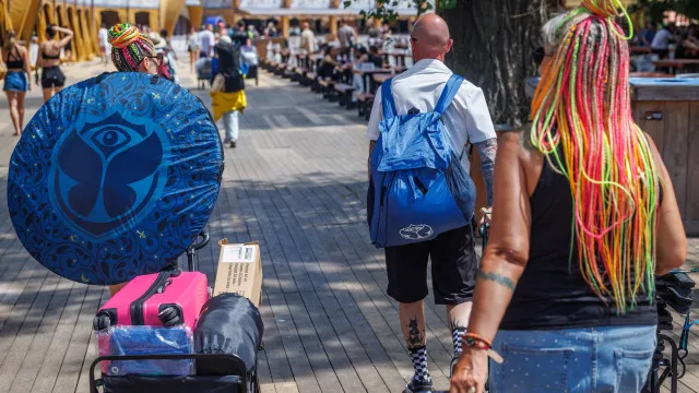 
                    Dupla portuguesa MXGPU estreia-se hoje no Tomorrowland
                