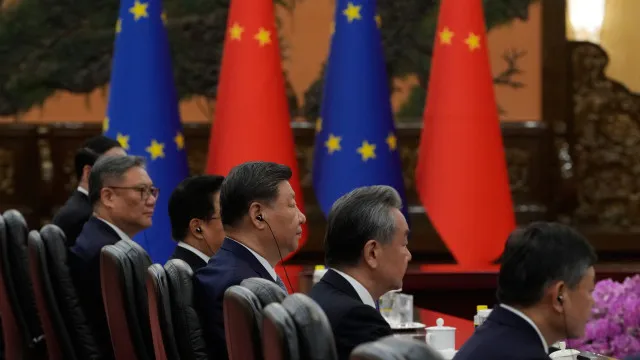 
                    China ameaça retaliar contra lei industrial da UE que considera discriminatória
                
