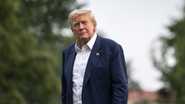 Trump adia entrada em vigor de novas tarifas para a próxima 5.ª-feira