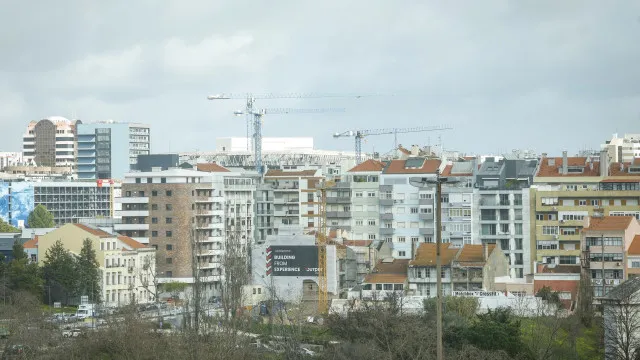 
                    Habitação? PS defende recurso ao direito de preferência. Direita rejeita
                
