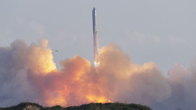 SpaceX completa com sucesso 11.º lançamento do foguetão Starship
