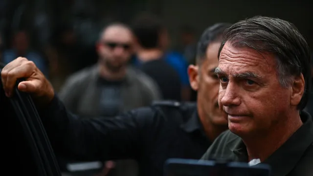 
                    MP decide não pedir fim da prisão domiciliar de Bolsonaro devido a arma
                
