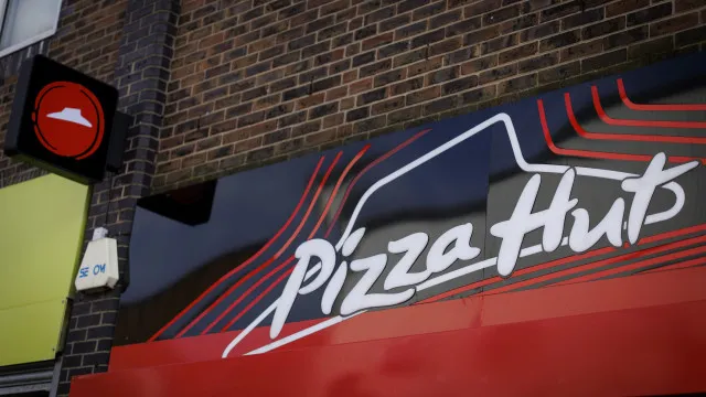 
                    Yum Brands vende restaurantes Pizza Hut por cerca de 2,3 mil milhões
                