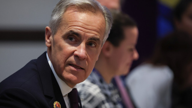 Primeiro-ministro do Canadá na China em período de tensão com EUA