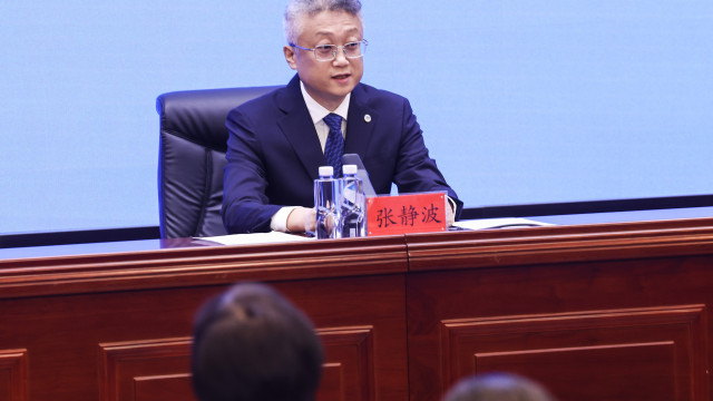 China reafirma plano de levar astronautas à Lua até 2030 e lança missão