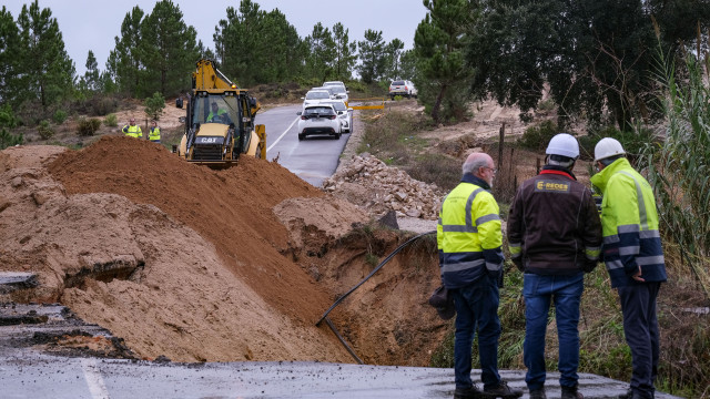 Mau tempo. Portugal continental com mais de 2.800 ocorrências até às 22h