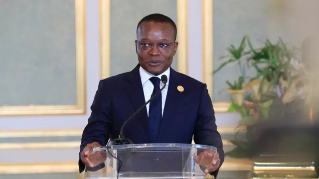 Parlamento angolano assinala "relação espontânea" com Moçambique