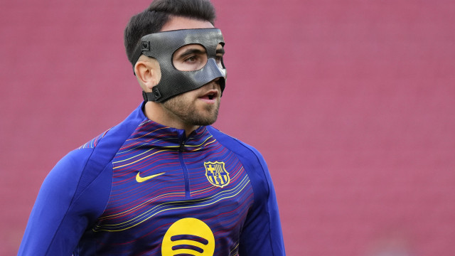 Oficial: Eric Garcia renova contrato com o Barcelona