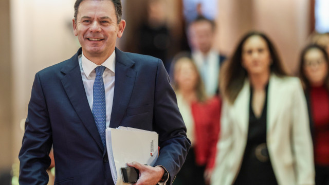 Montenegro reitera que meta dos 1.600€ para salário mínimo é realista