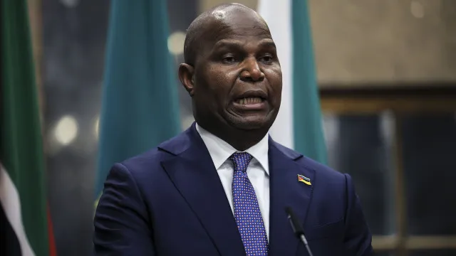 
                    Presidente de Moçambique quer usar modelo de governação descentralizada
                