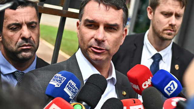 Filhos de Bolsonaro acusam juíz Alexandre de Moraes de 