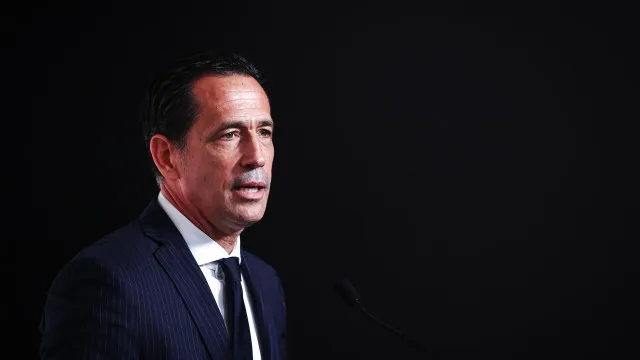 Proença faz "apelo" contra violência e promete intervir quando necessário