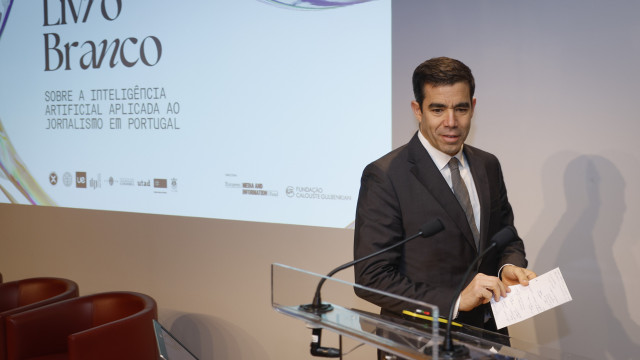 Ministro diz que combate à desinformação deve ser confiado também à Lusa
