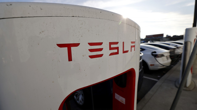 BYD deverá acabar o ano no topo da venda de elétricos, à frente da Tesla