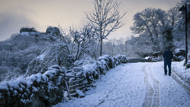 Frio aumenta risco de agravamento de doenças crónicas. Os alertas da DGS