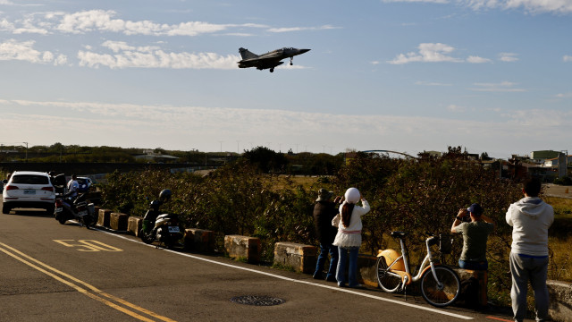 Taiwan envia barcos de patrulha para conter incursões chinesas