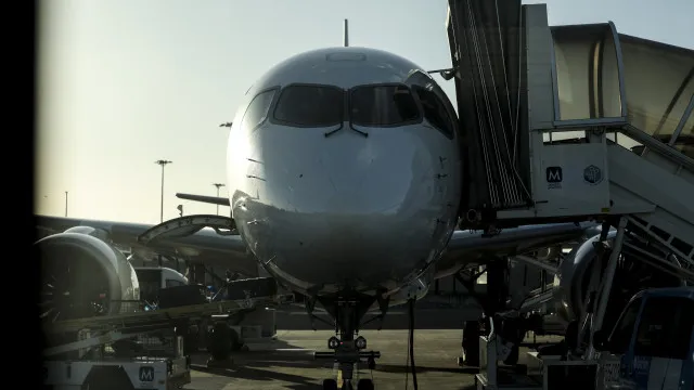 
                    Há risco de falta de combustível para aviação no verão? 