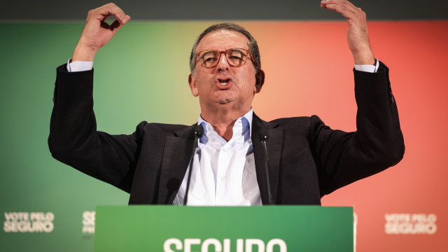 Seguro quer ir à 2.ª volta em 1.º para travar 