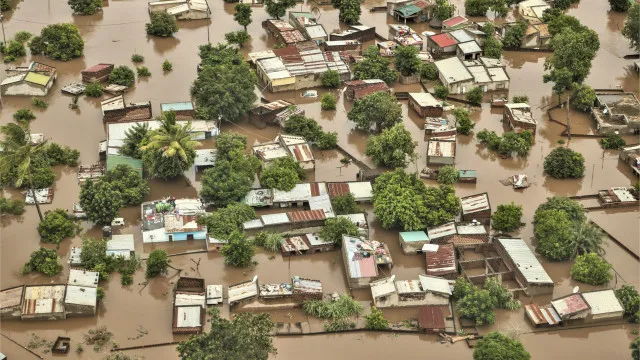 
                    Chuvas em Moçambique fazem 311 mortos e afetam 1,075 milhões de pessoas
                