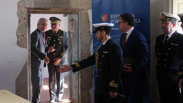 
                    Portugal admite participar em operações de desminagem em Ormuz
                