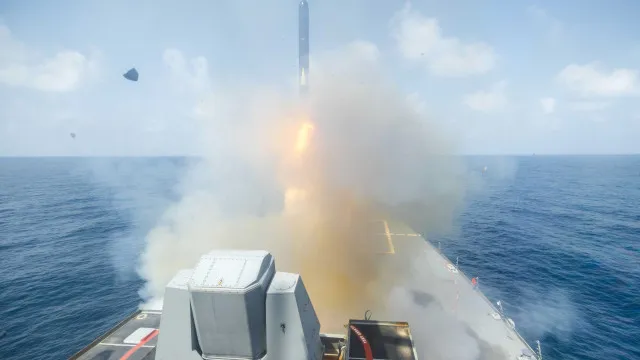 
                    EUA aprovam venda de mísseis de média alcance à Alemanha
                