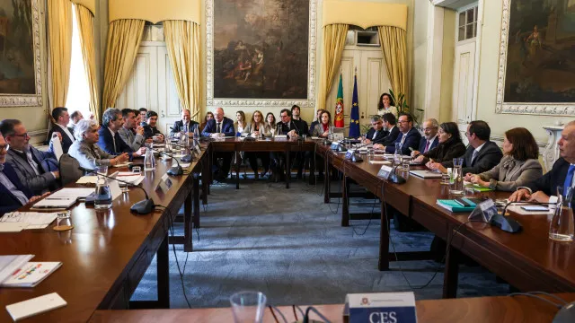 
                    Alterações à lei laboral regressam hoje à mesa da Concertação Social
                