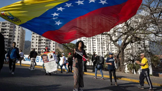 
                    Sistema judicial na Venezuela: 30 mil pessoas continuam 