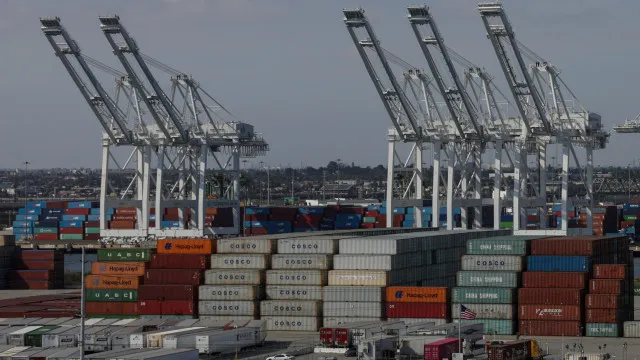 
                    Crescimento do PIB dos EUA desacelera para 1,5% no 2.º trimestre
                