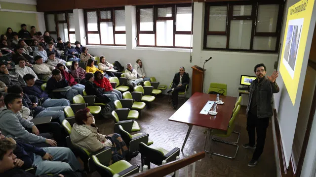 
                    Taxa de conclusão do Ensino Secundário em 2024/25 diminuiu
                