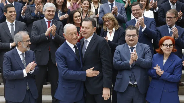 Marcelo ao lado de Luís Montenegro no 52.º aniversário do PSD