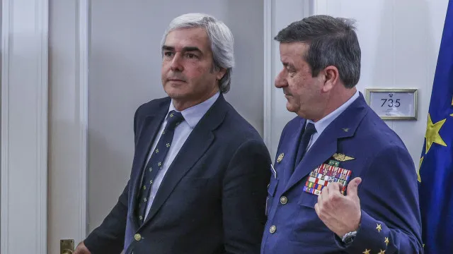 
                    Agricultores lançam petição contra Campo de Tiro da Força Aérea
                