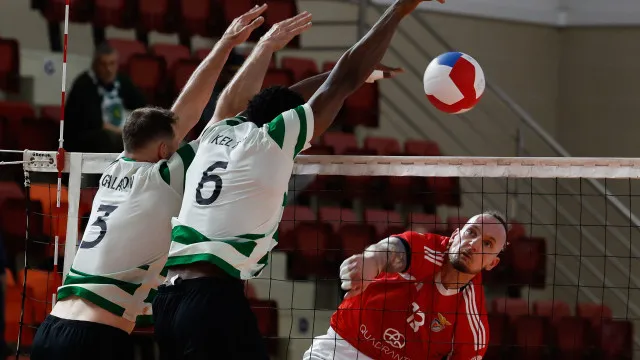 
                    Benfica bate Leixões e garante dérbi ante Sporting na final do campeonato
                